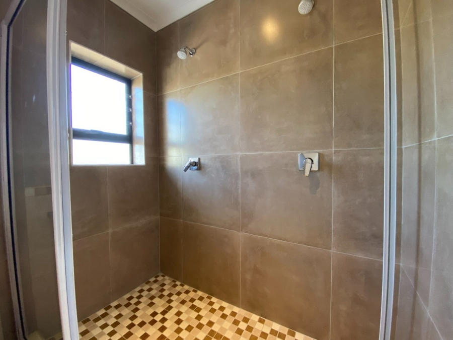 5 Bedroom Property for Sale in Highlands Western Cape